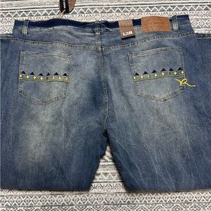 ROCAWEAR Mens Classic Fit Denim Jeans Size 48x32 NWT